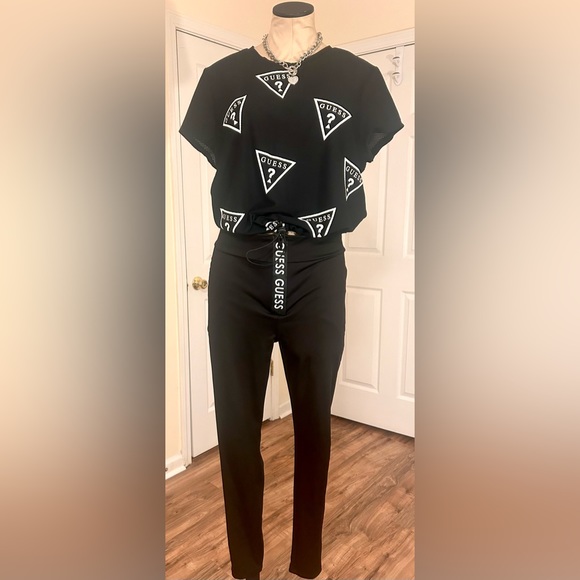 Guess Outfit: 2 PIECE:Top & Leggings - Picture 1 of 16